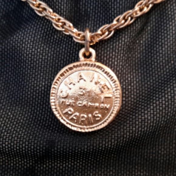 chanel medallion necklace